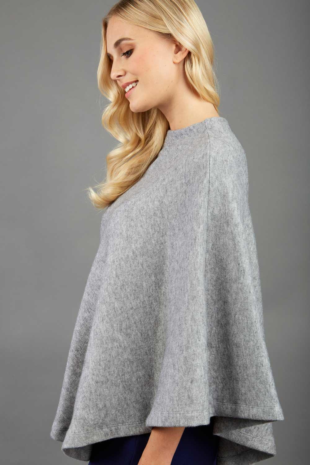 Rosalia Tricot Poncho – Diva Catwalk, image 9