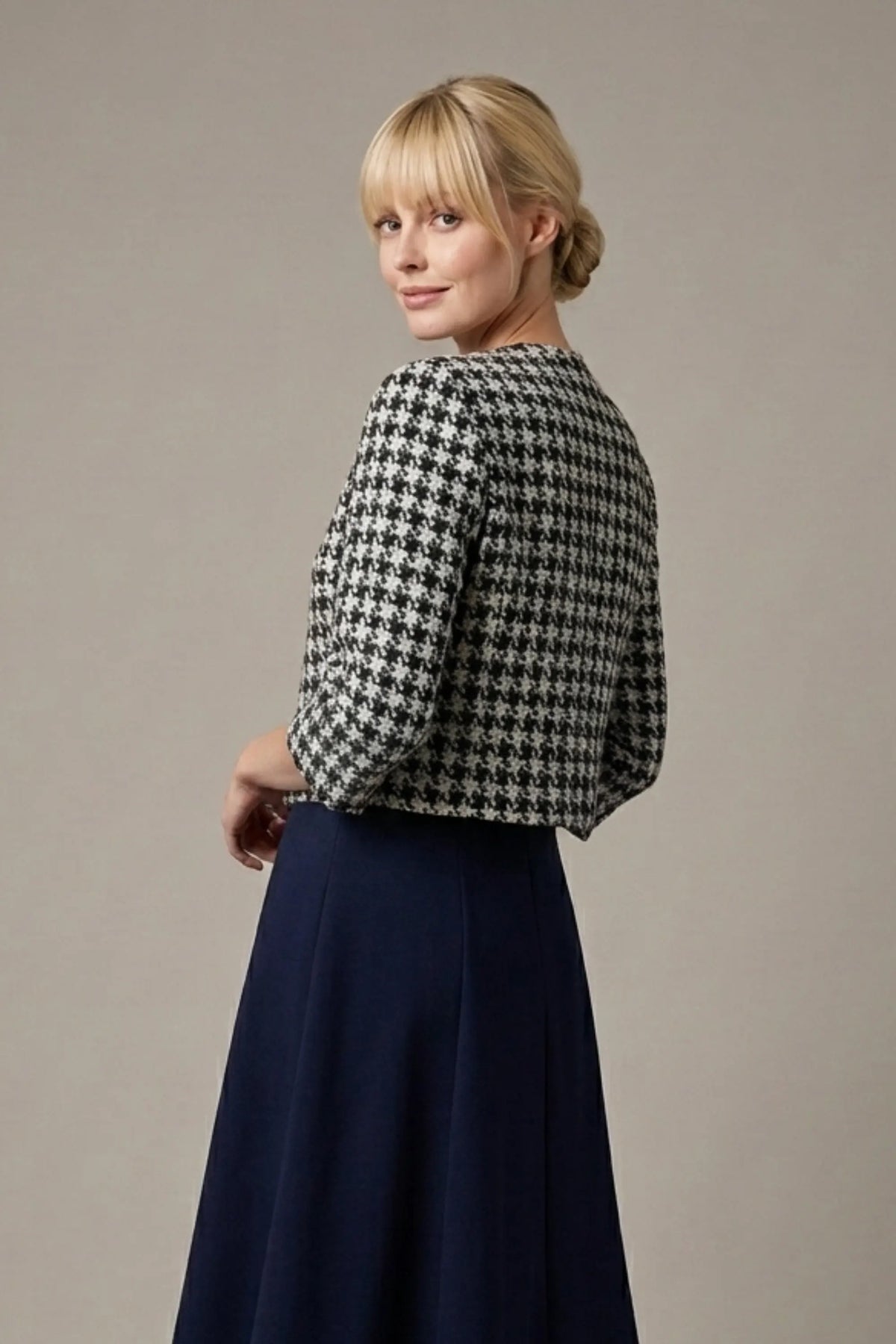 Kaira Cropped Dogtooth Stretch Jacket – Diva Catwalk, image 23