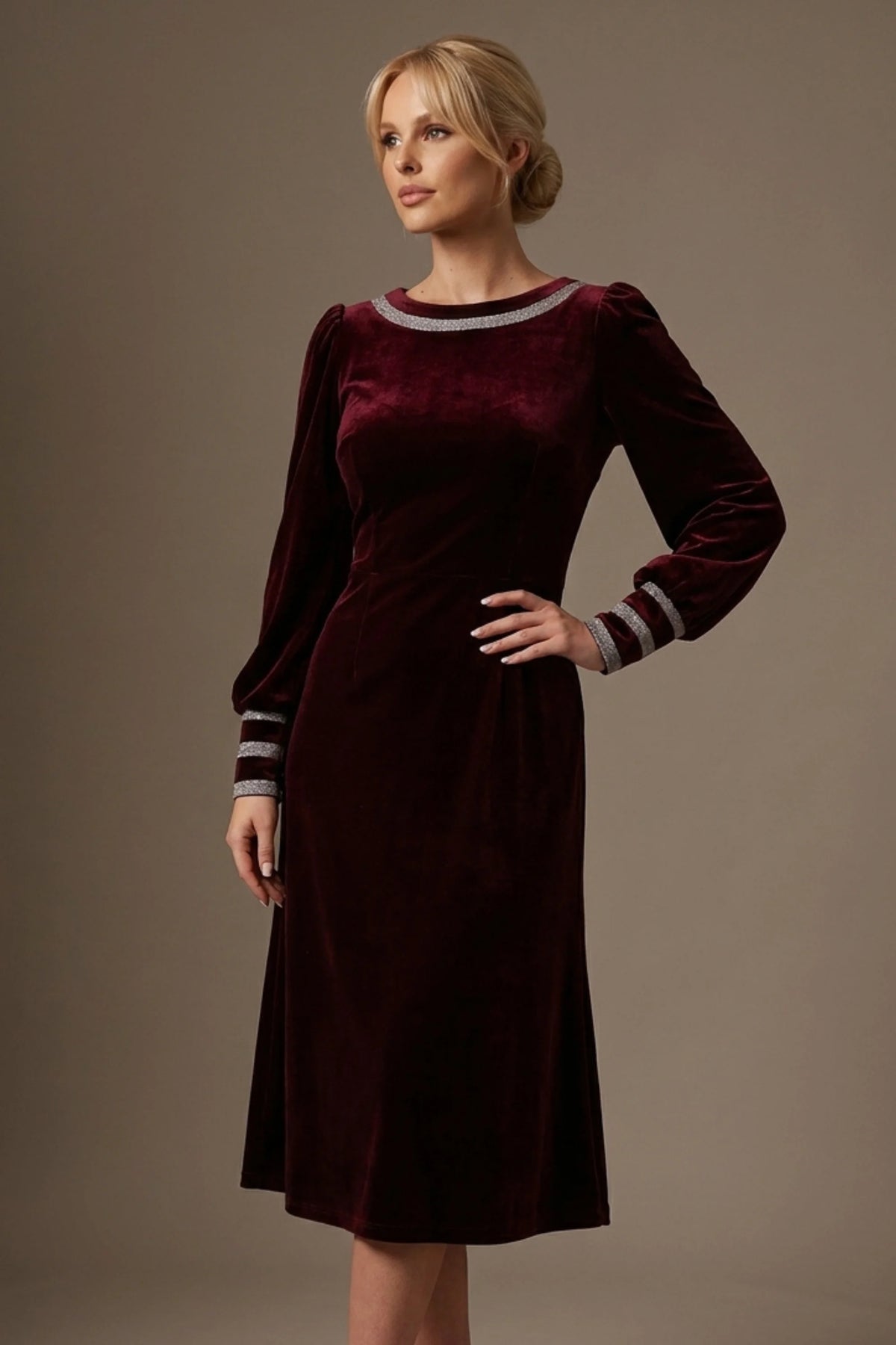 Spinetti Long-Sleeved Jewelled Velvet Midi Dress – Diva Catwalk, image 3