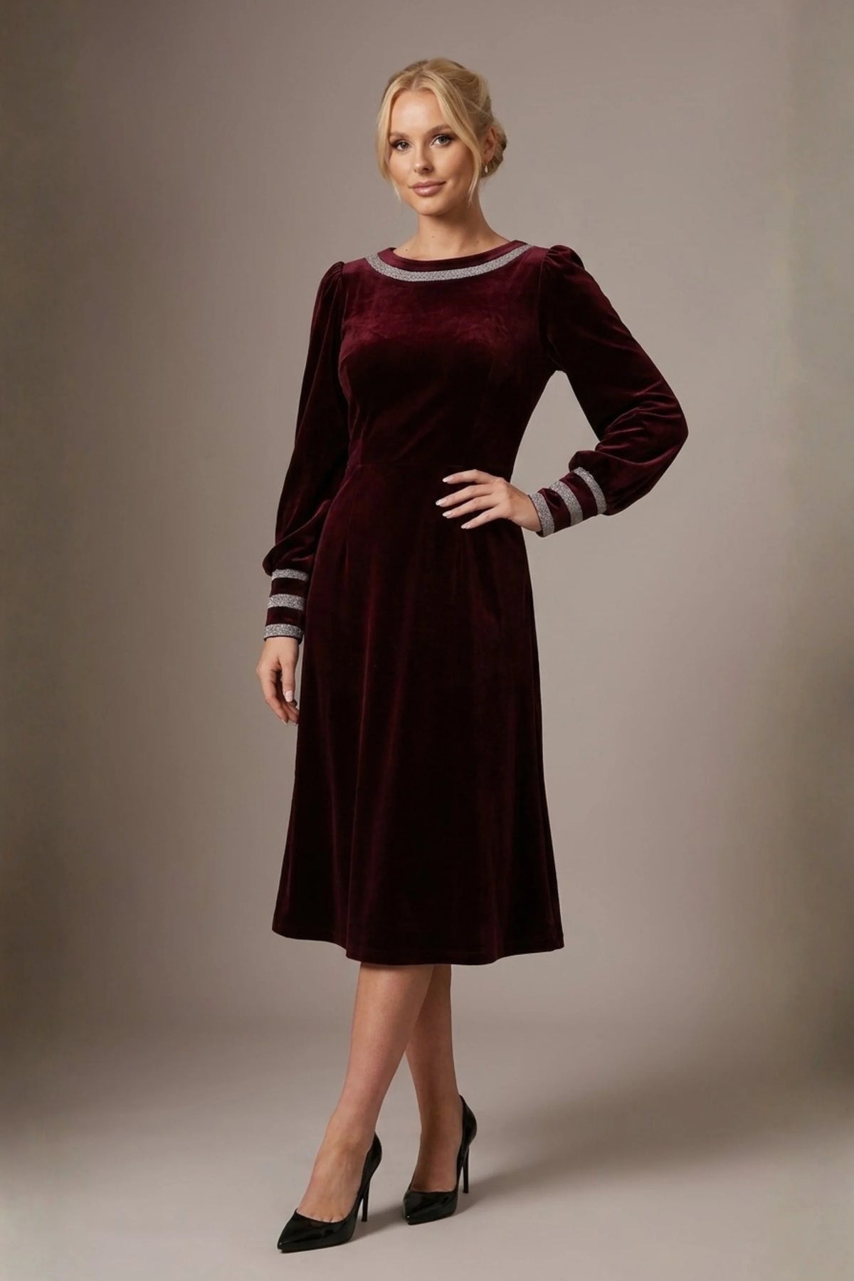 Spinetti Long-Sleeved Jewelled Velvet Midi Dress – Diva Catwalk, image 4