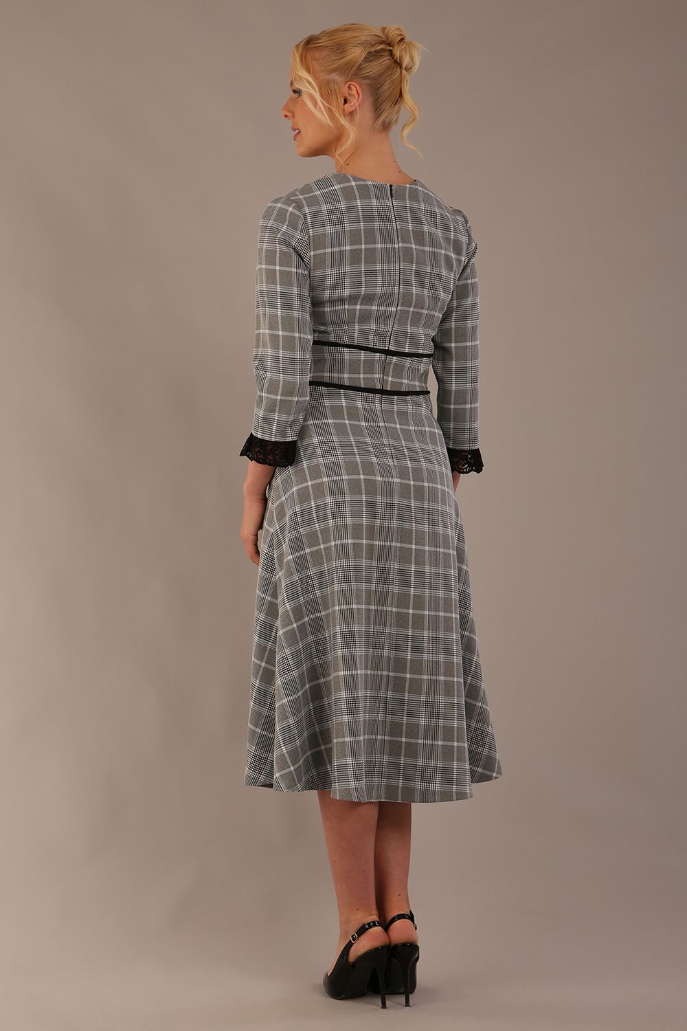 Hendricks V-Neck Check Midi Dress – Diva Catwalk, image 7