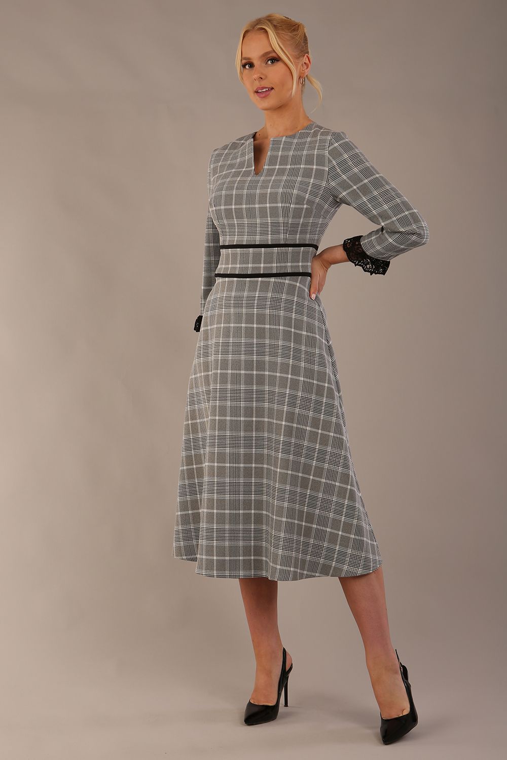 Hendricks V-Neck Check Midi Dress – Diva Catwalk, image 9