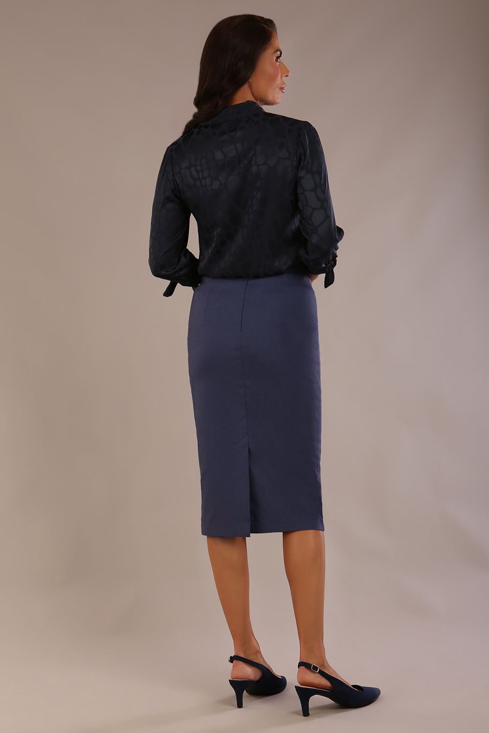 Honeycombe Satin Pebble Top – Diva Catwalk, image 3
