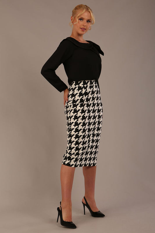 Houndstooth Print Pencil Skirt 