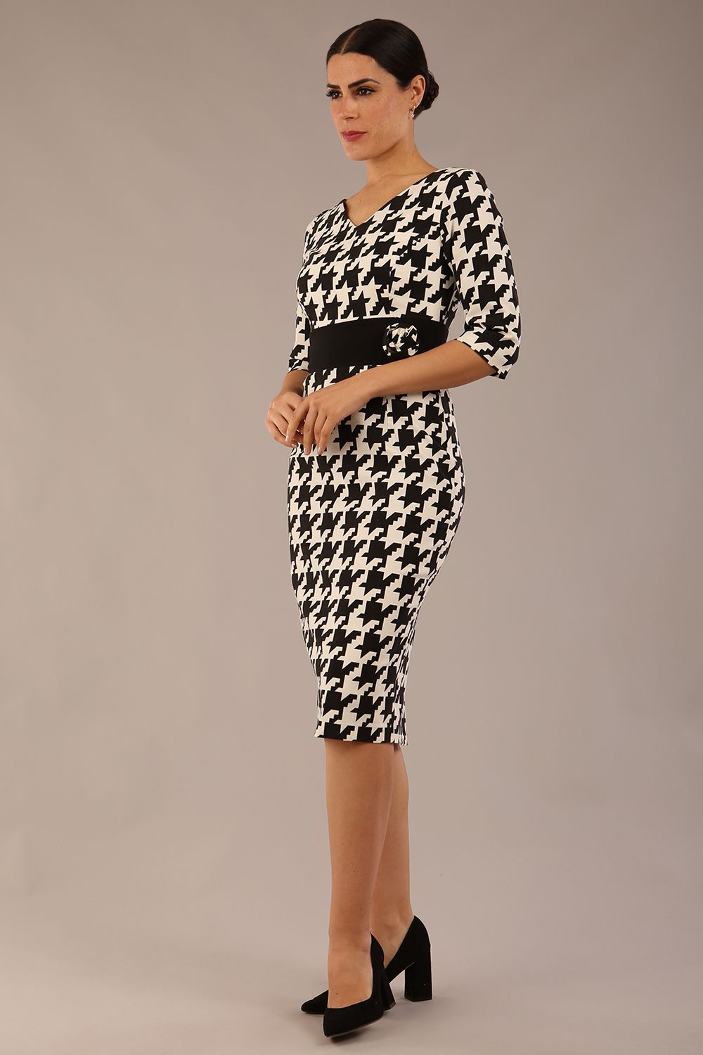 OP-ART V-Neck Sleeved Monochrome Pencil Dress – Diva Catwalk, image 12