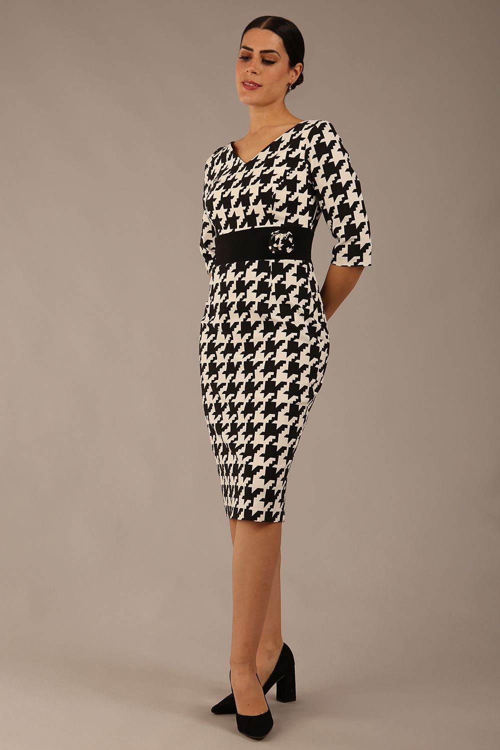 OP-ART V-Neck Sleeved Monochrome Pencil Dress – Diva Catwalk, image 9