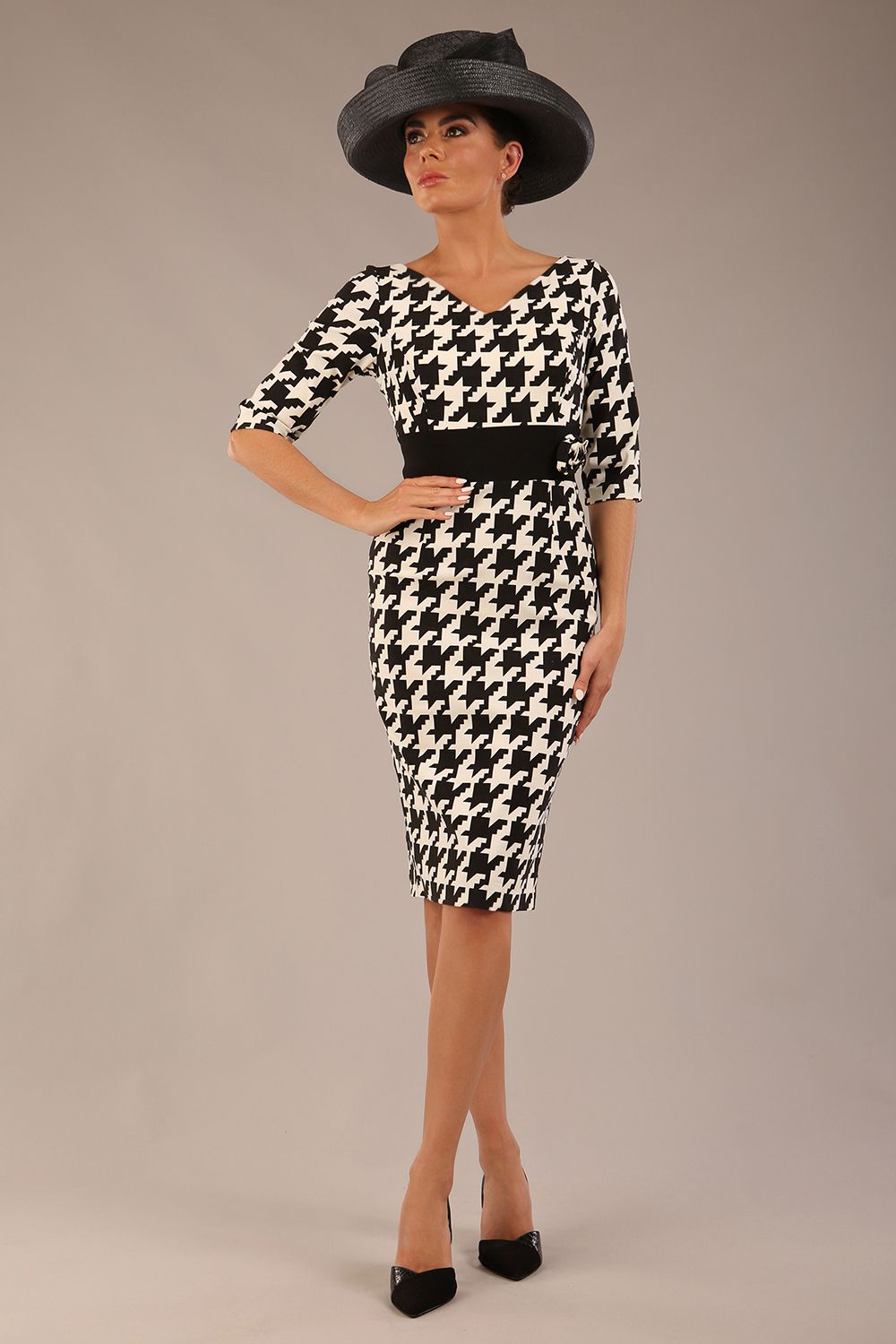 OP-ART V-Neck Sleeved Monochrome Pencil Dress – Diva Catwalk, image 8