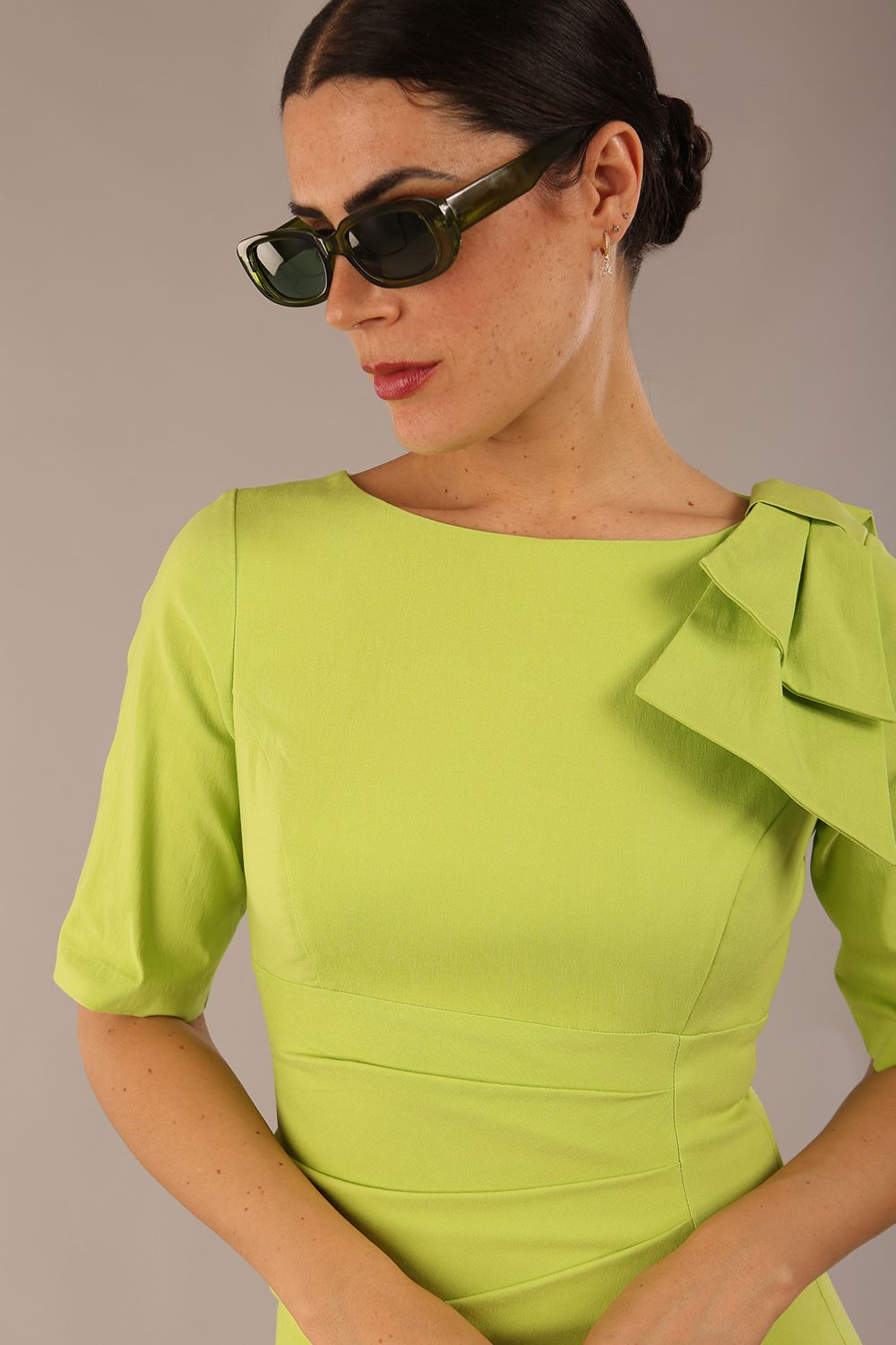 Reverie Short Sleeve Stretch Pencil Dress with Bow Detail – Diva Catwalk, image 13