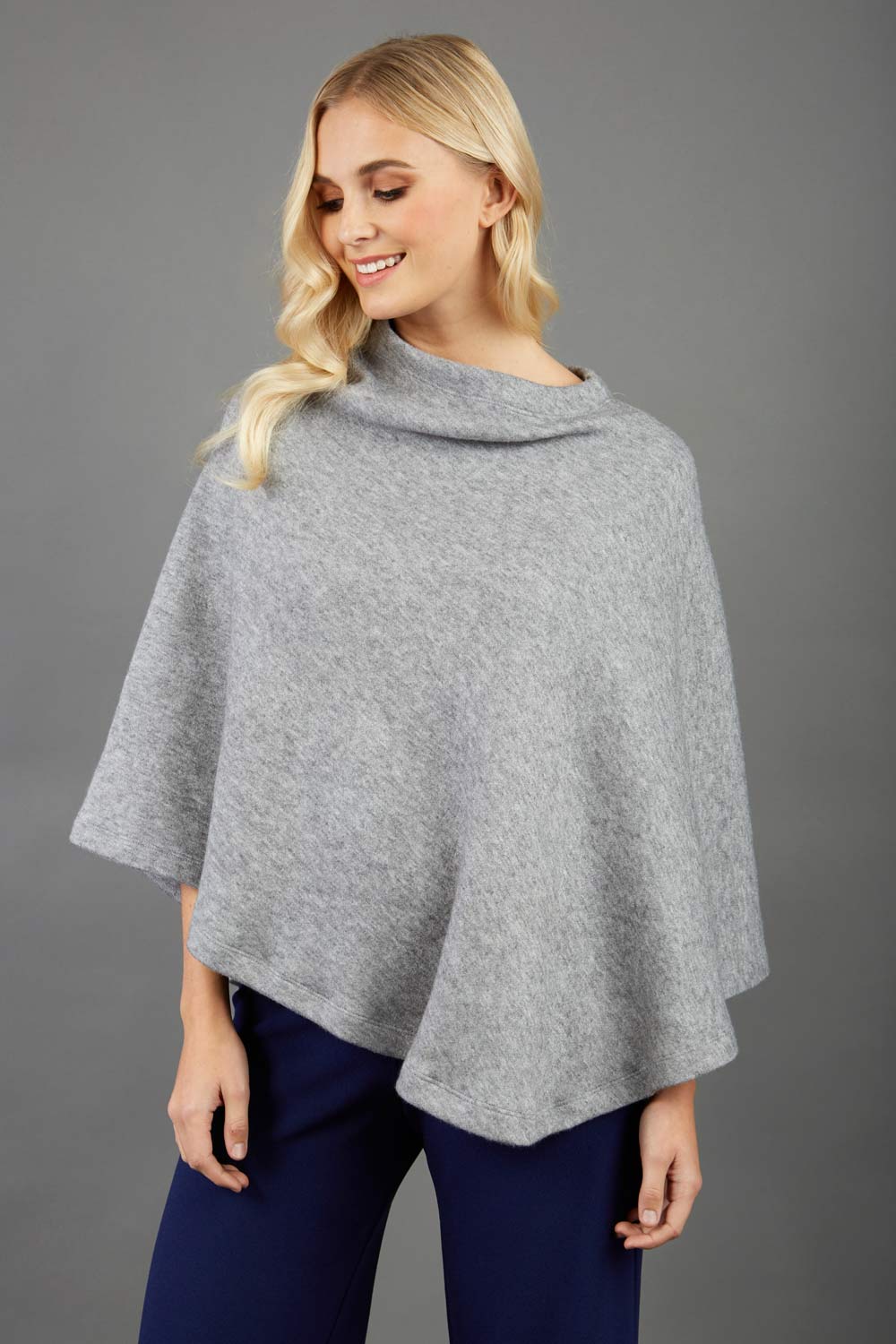 Rosalia Tricot Poncho – Diva Catwalk, image 5