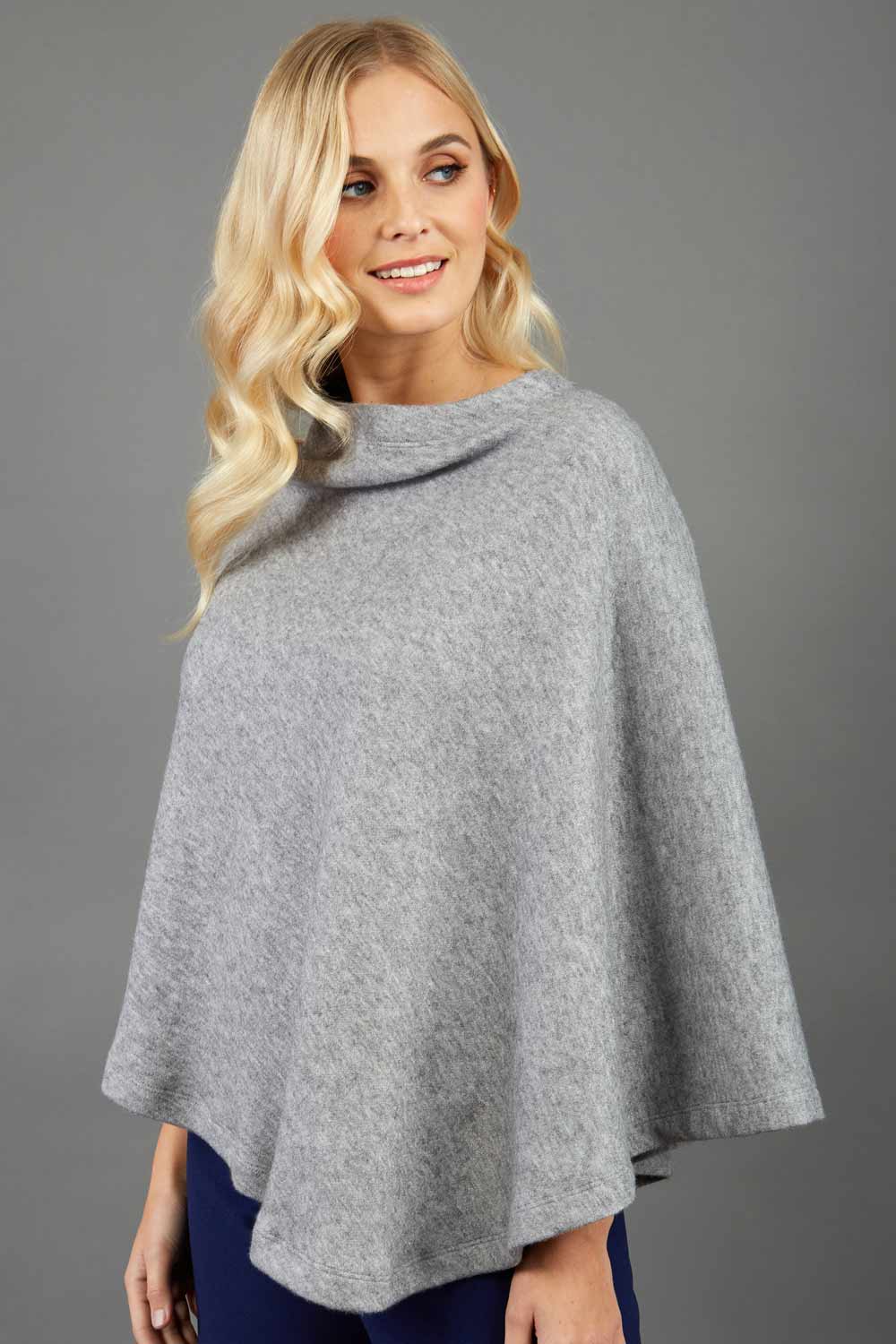Rosalia Tricot Poncho – Diva Catwalk, image 6